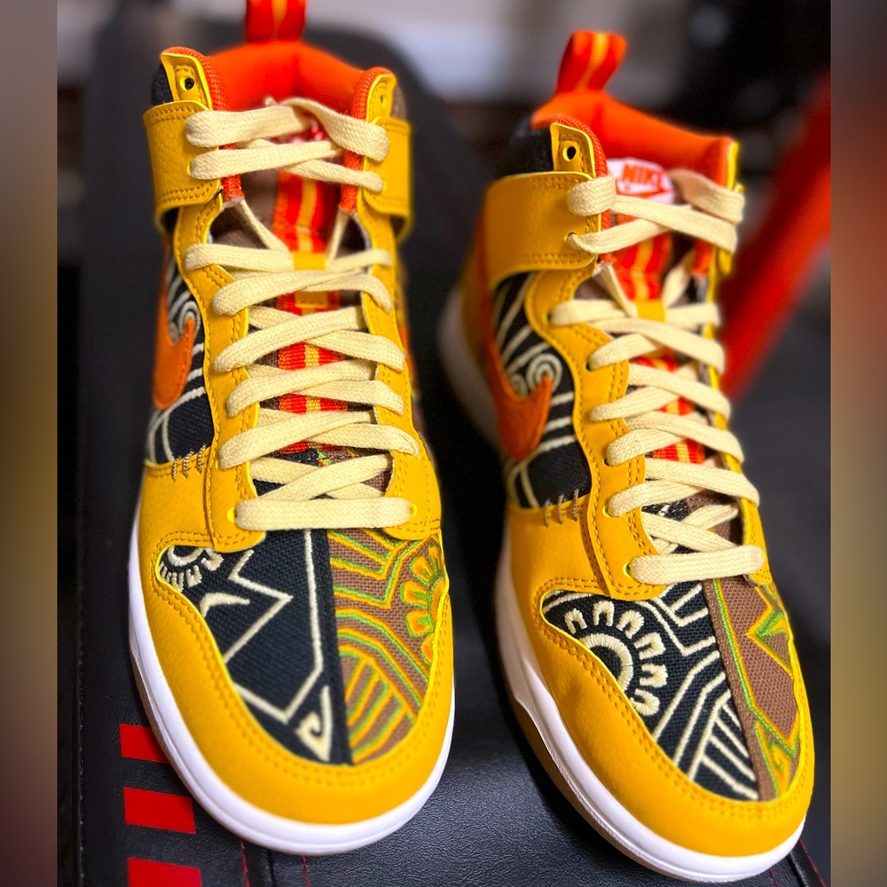 Nike Dunk HI PRM Adonis Familia DZ5354045 : size 5.5 M and 7 W